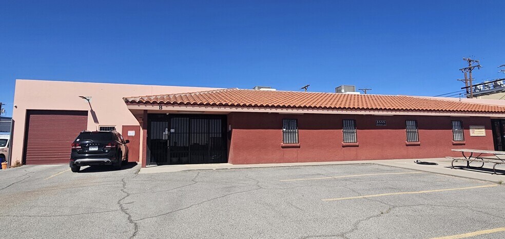 8555 Yermoland Dr, El Paso, TX à vendre - Photo du bâtiment - Image 2 de 11
