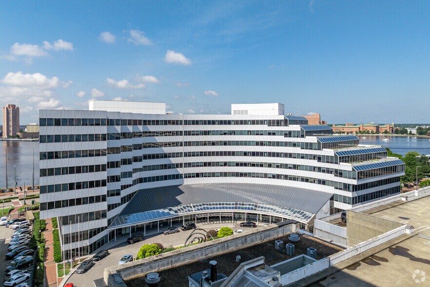 101 W Main St, Norfolk, VA à louer - Photo du bâtiment - Image 2 de 28