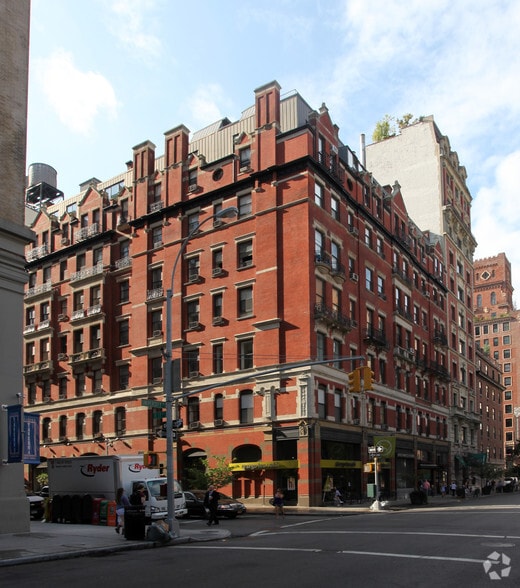 71 University Pl, New York, NY for lease - Building Photo - Image 3 of 9