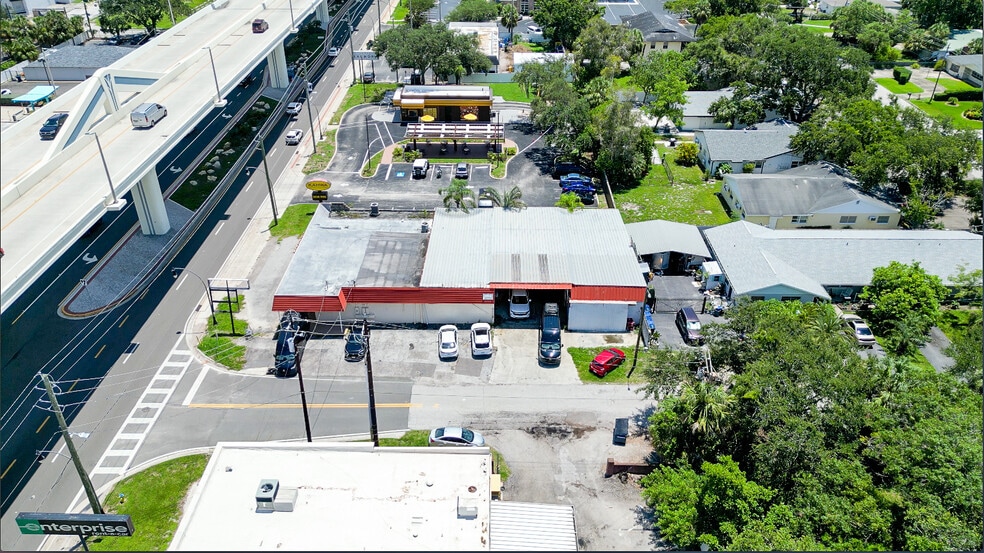 4542 W Gandy Blvd, Tampa, FL à vendre - Photo du bâtiment - Image 3 de 9