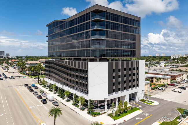 Plus de détails pour 800 N Federal Hwy, Hallandale Beach, FL - Bureau/Médical, Local commercial à louer