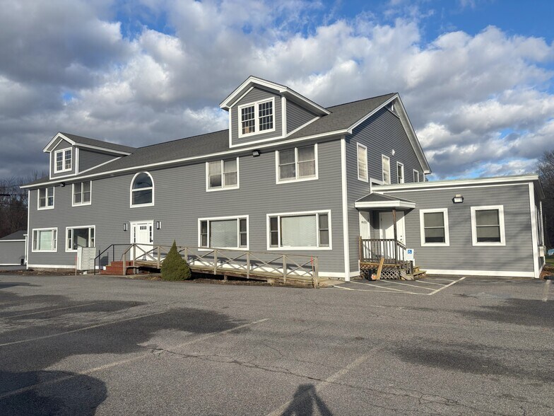 23 Bridgton Rd, Westbrook, ME à louer - Photo du bâtiment - Image 1 de 7