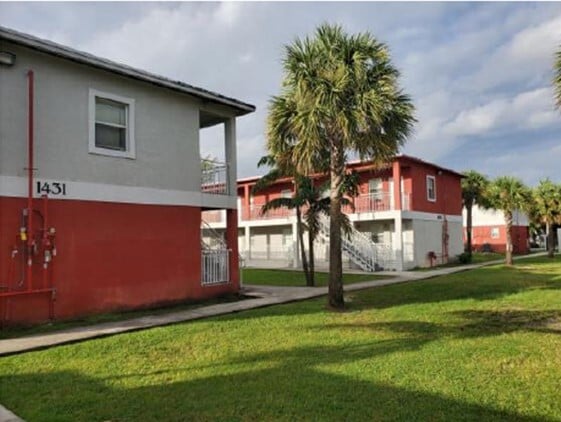 1431 NW 71st St, Miami, FL for sale - Building Photo - Image 3 of 19