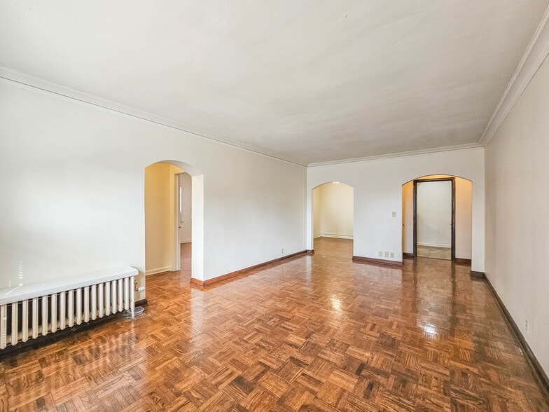 211 S 37th St, Omaha, NE for sale - Building Photo - Image 3 of 26