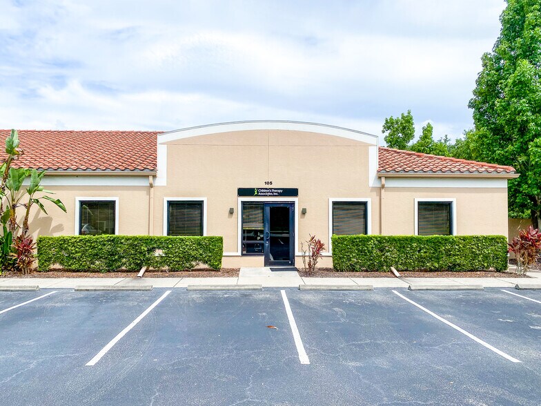 3911 Golf Park Loop, Bradenton, FL à vendre - Photo du bâtiment - Image 2 de 7