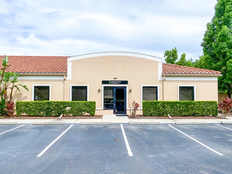 3911 Golf Park Loop, Bradenton, FL à vendre - Photo du bâtiment - Image 2 de 7