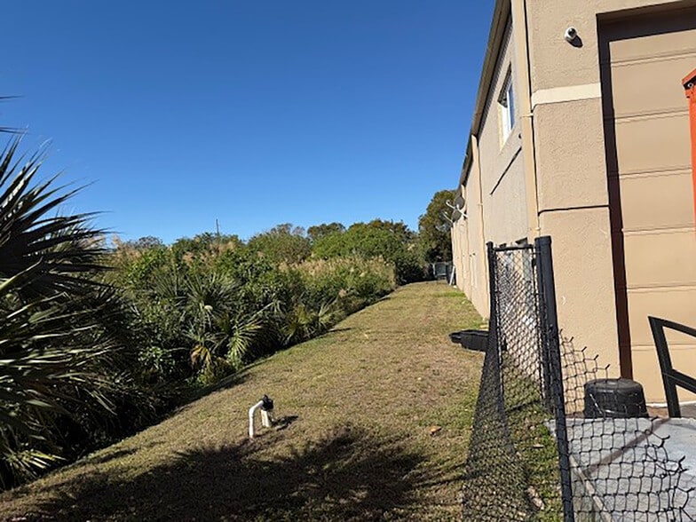 3500 SW 15th St, Deerfield Beach, FL à vendre - Photo du bâtiment - Image 2 de 16