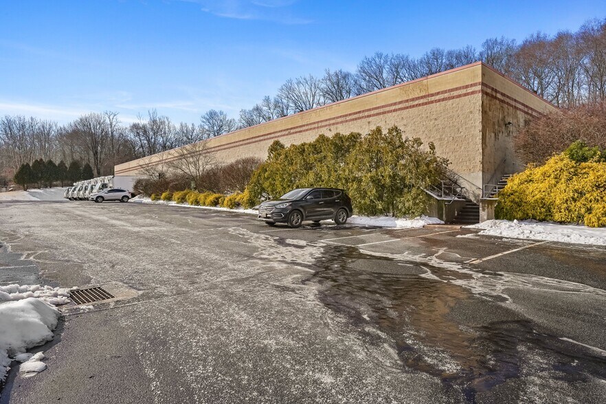21 Diana Ct, Cheshire, CT for lease - Building Photo - Image 1 of 2