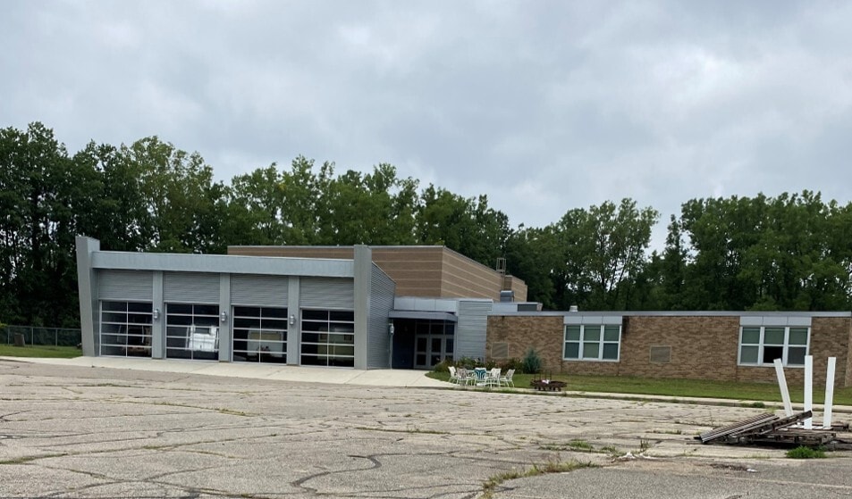 155 E Glass Rd, Ortonville, MI for sale - Building Photo - Image 3 of 4