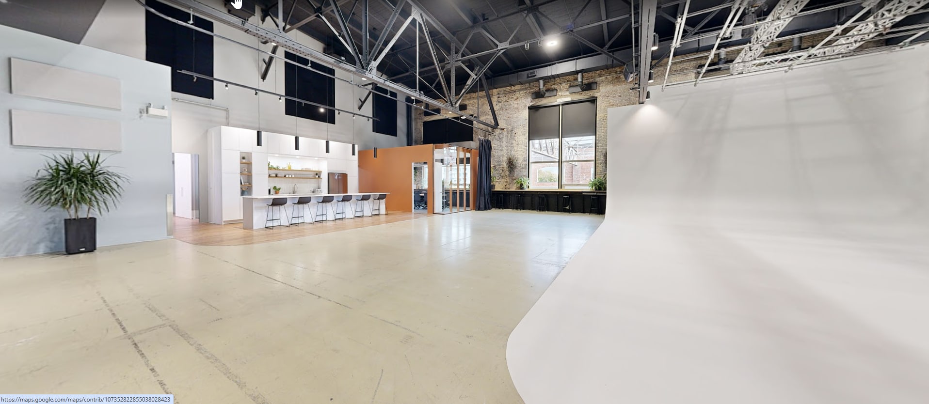 2600 Rue William Tremblay, Montréal, QC for lease Interior Photo- Image 1 of 11