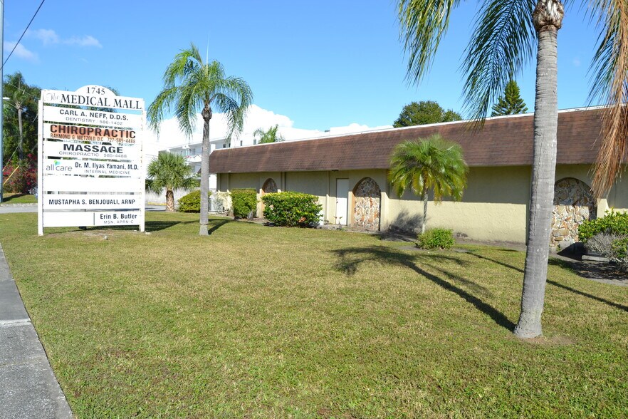 1745 S Highland Ave, Clearwater, FL à vendre - Photo du bâtiment - Image 2 de 6