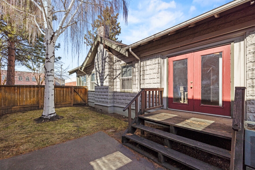 514 Walnut Ave, Klamath Falls, OR à vendre - Photo du bâtiment - Image 2 de 24