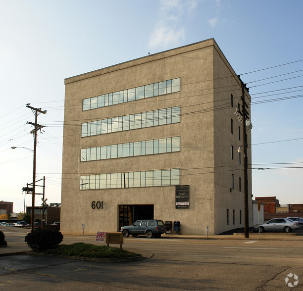 601 Avery St, Parkersburg, WV for lease - Building Photo - Image 2 of 2