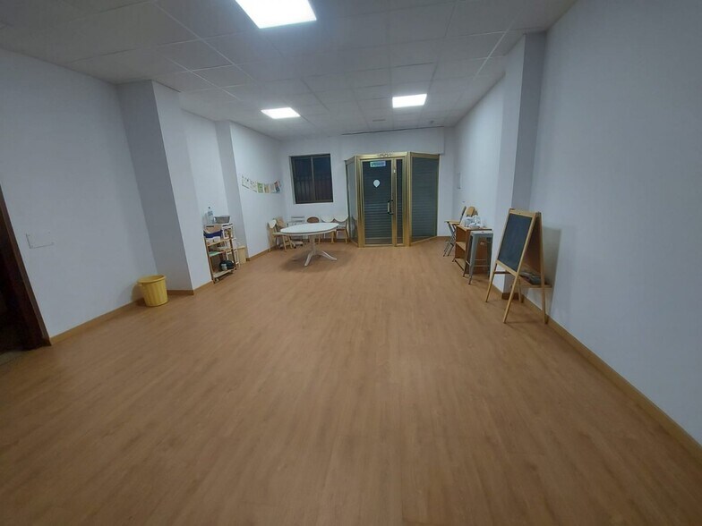 Commerce de détail dans El Ejido, Almería à louer - Photo du bâtiment - Image 2 de 5