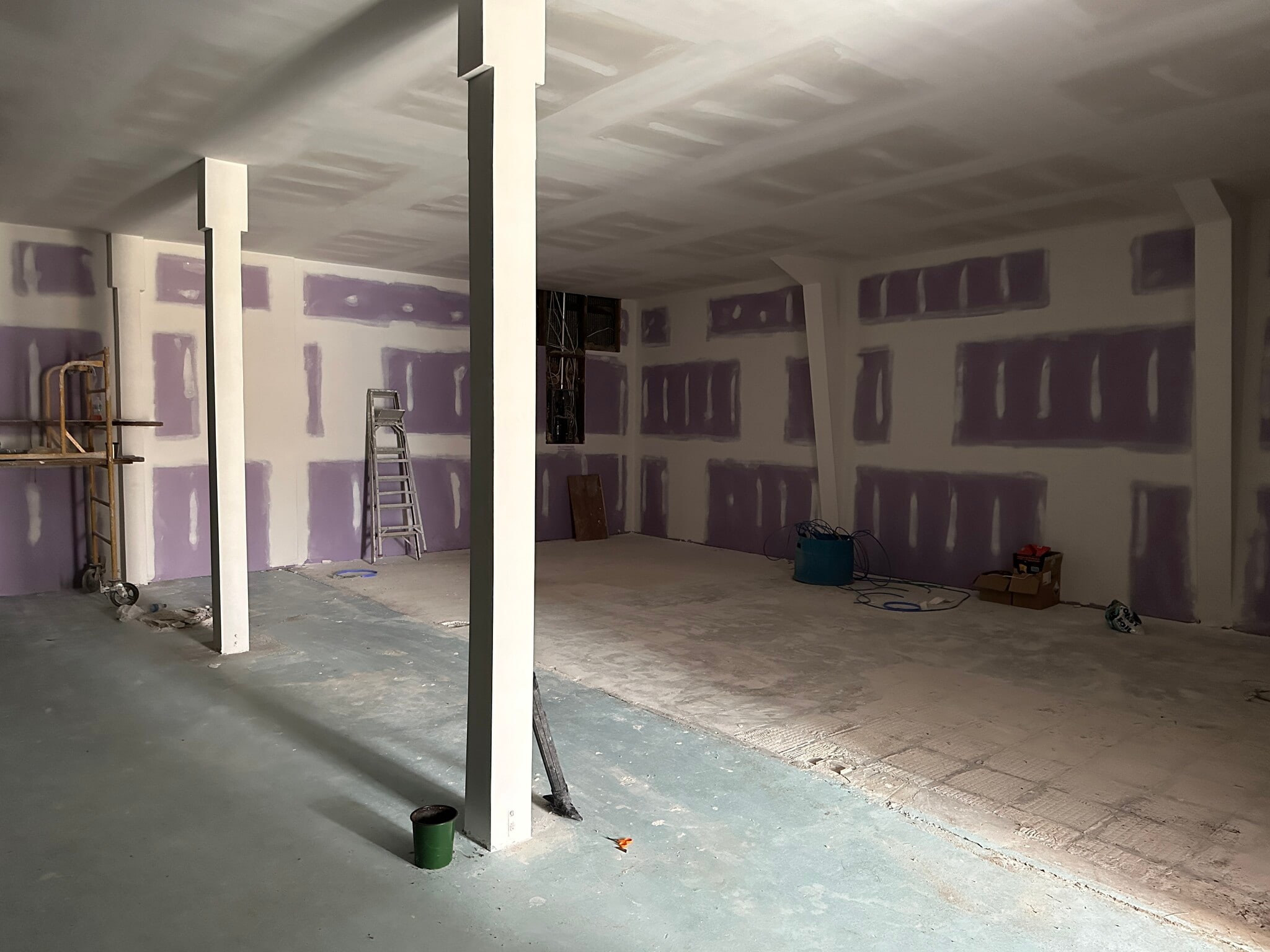 402 S Oak St, Buchanan, MI for lease Interior Photo- Image 1 of 8