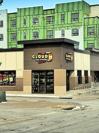 More details for 2125 College St, Cedar Falls, IA - Retail for Lease