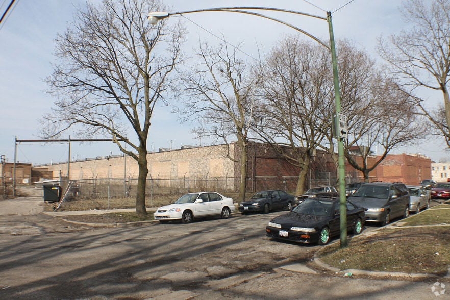 5000 W Bloomingdale, Chicago, IL for lease - Building Photo - Image 1 of 13