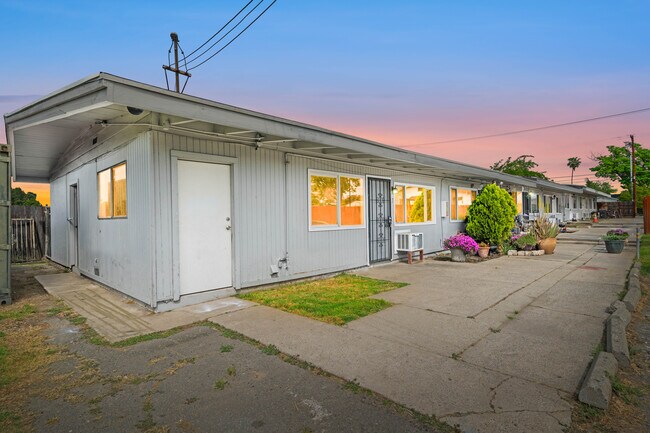 Plus de détails pour 2605 Albatross Way, Sacramento, CA - Multi-résidentiel à vendre