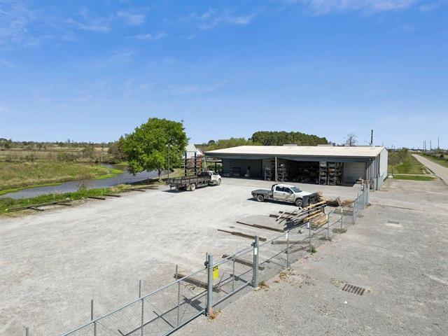 2917 E Roundbunch Rd, Orange, TX for sale Primary Photo- Image 1 of 27