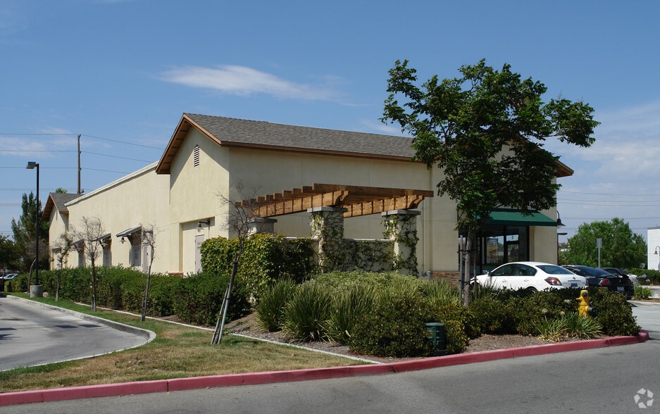 32065 Temecula Pky, Temecula, CA for lease - Building Photo - Image 3 of 3