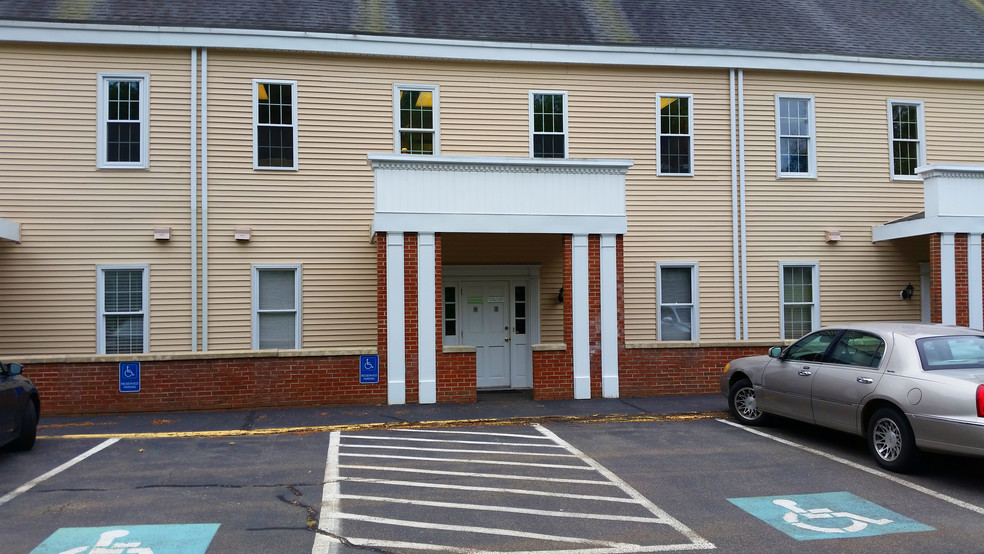 652 Boston Post Rd, Guilford, CT for sale - Building Photo - Image 1 of 1