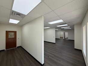 4740 E Lakeland Commerce Pky, Lakeland, FL for lease Interior Photo- Image 2 of 12