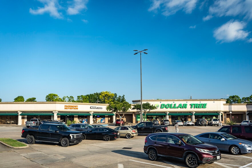 4802-4930 Fairmont Pky, Pasadena, TX for sale - Building Photo - Image 3 of 11