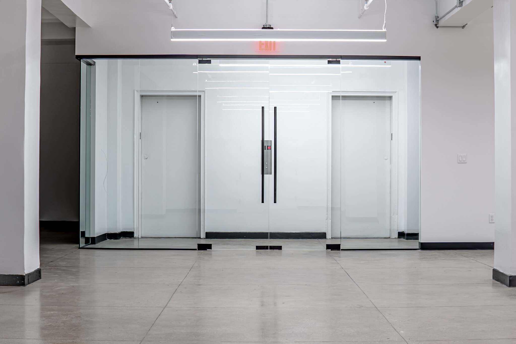 251 W 39th St, New York, NY for lease Interior Photo- Image 1 of 8