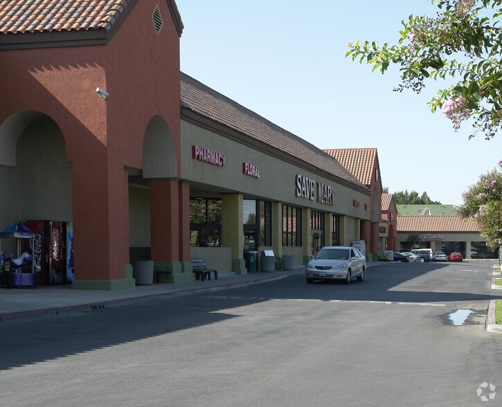 2100 Standiford Ave, Modesto, CA à louer - Photo du bâtiment - Image 2 de 5