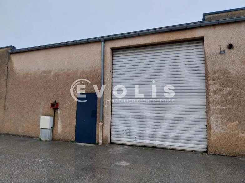 10 Avenue Docteur Schweitzer, Meyzieu for lease - Building Photo - Image 1 of 16