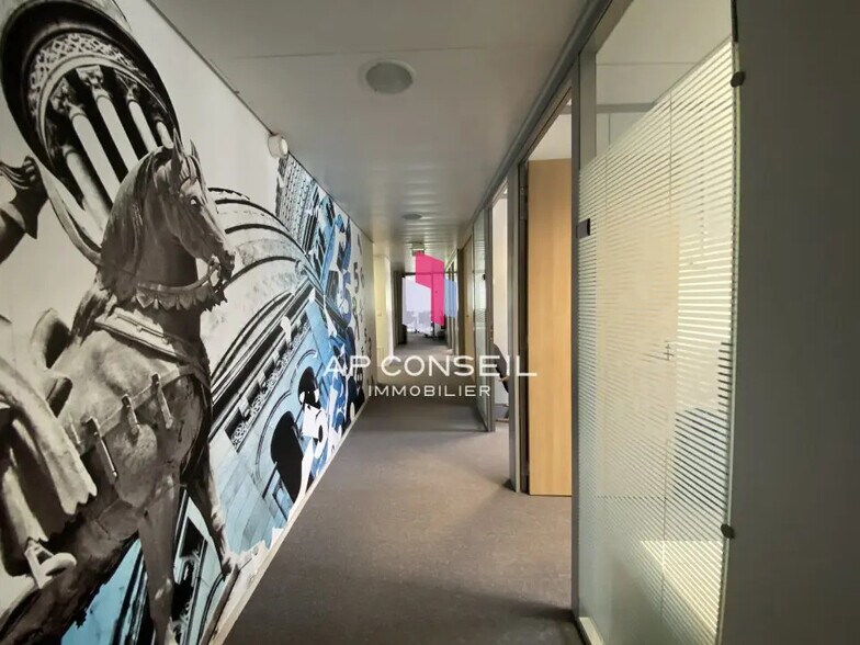 Bureau dans Montigny-le-Bretonneux à louer - Photo intérieure - Image 3 de 6