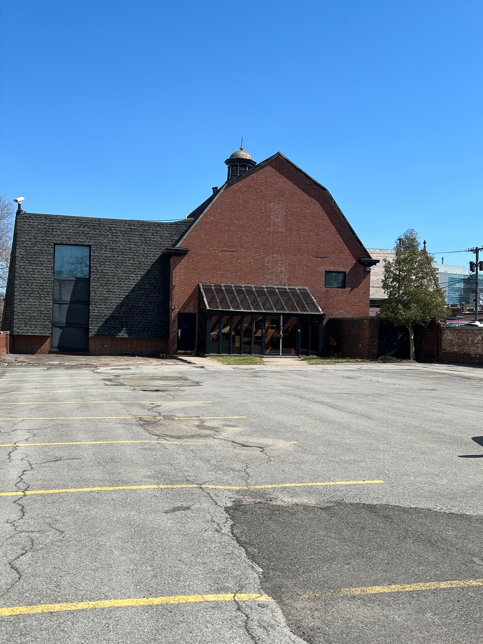 695 Delaware Ave, Buffalo, NY for lease Interior Photo- Image 1 of 10