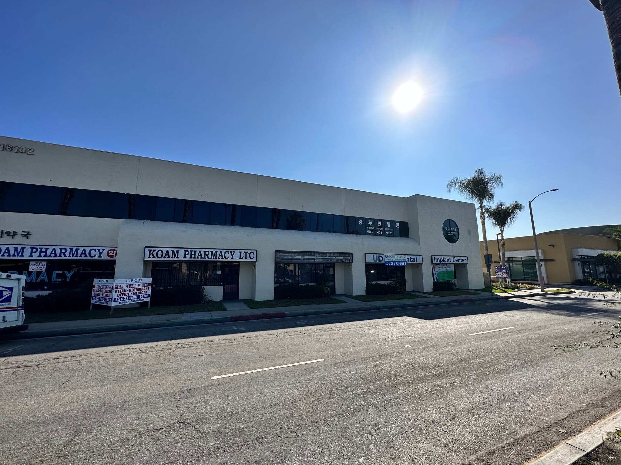 18102 Pioneer Blvd, Artesia, CA à louer Photo du bâtiment- Image 1 de 5