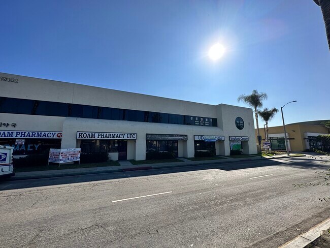 More details for 18102 Pioneer Blvd, Artesia, CA - Office/Retail for Lease
