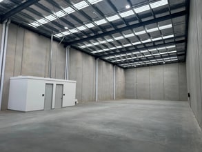 5-7 Furlong St, Cranbourne West for lease Interior Photo- Image 2 of 2