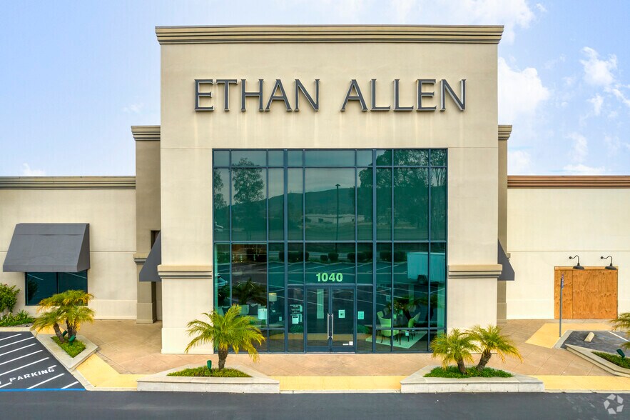 1040 Los Vallecitos Blvd, San Marcos, CA à louer - Photo du bâtiment - Image 3 de 7