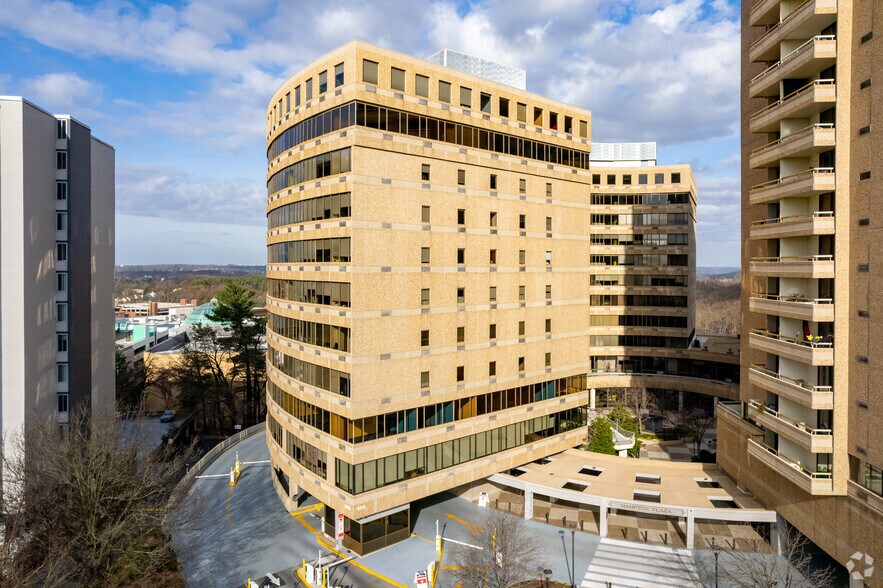 300 E Joppa Rd, Towson, MD à louer - Photo du bâtiment - Image 3 de 16