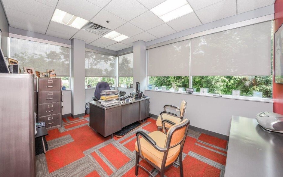 1021-1031 Old York Rd, Abington, PA à vendre - Photo intérieure - Image 3 de 7