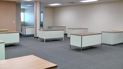 1406 Fort Crook Rd S, Bellevue, NE for lease Interior Photo- Image 2 of 6