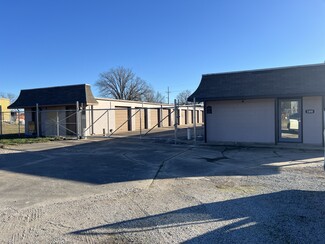 Plus de détails pour 100 E 1st St, Grove, OK - Spécialité à vendre
