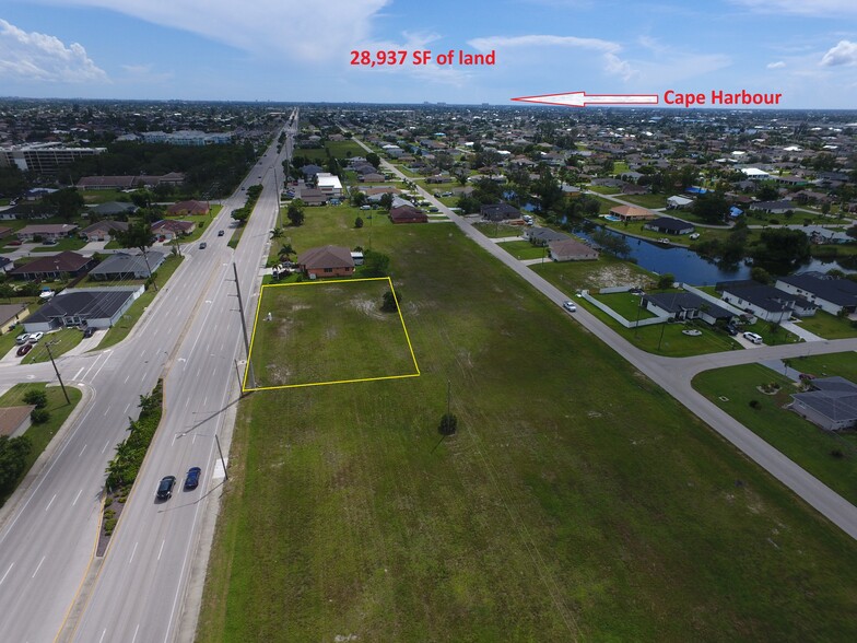 1206 Santa Barbara Blvd, Cape Coral, FL à vendre - A rien - Image 2 de 6