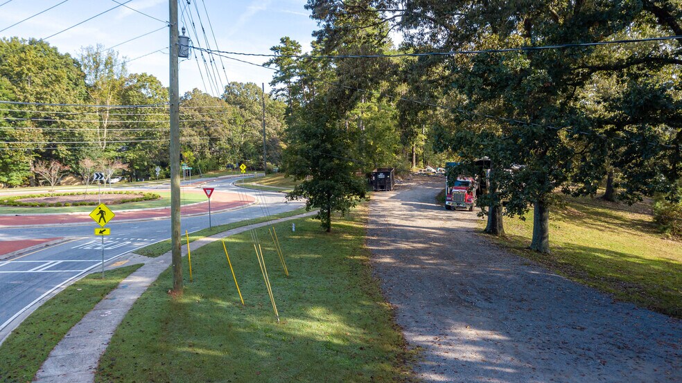 702 Cheatham Hill Road Rd, Marietta, GA à vendre - Photo du bâtiment - Image 3 de 23