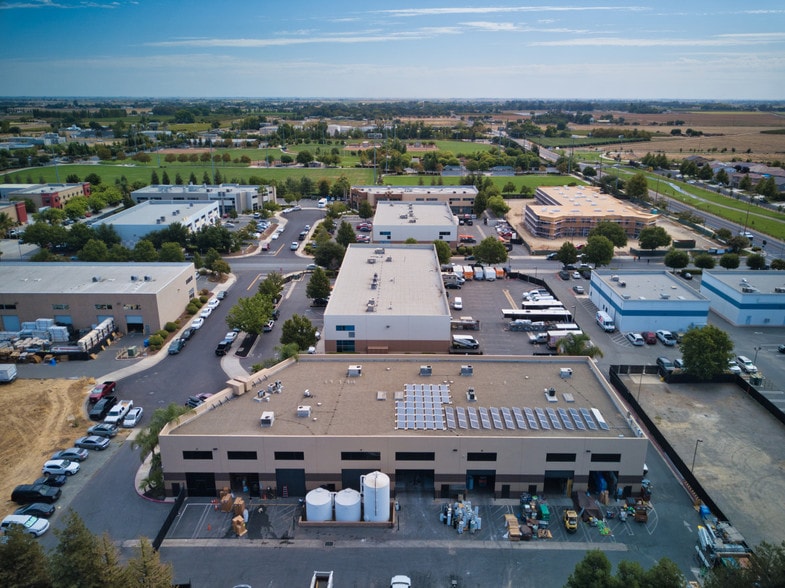 390 Carrol Ct, Brentwood, CA for lease - Aerial - Image 3 of 7