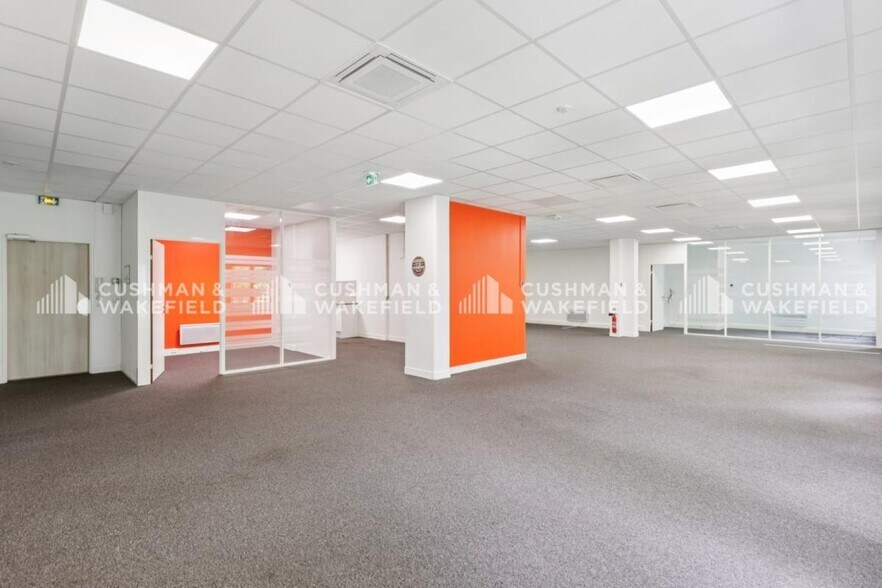 Bureau dans Levallois-Perret à louer - Photo du bâtiment - Image 3 de 10