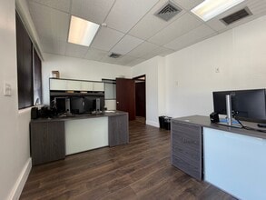 6555 N Powerline Rd, Fort Lauderdale, FL for lease Interior Photo- Image 1 of 22