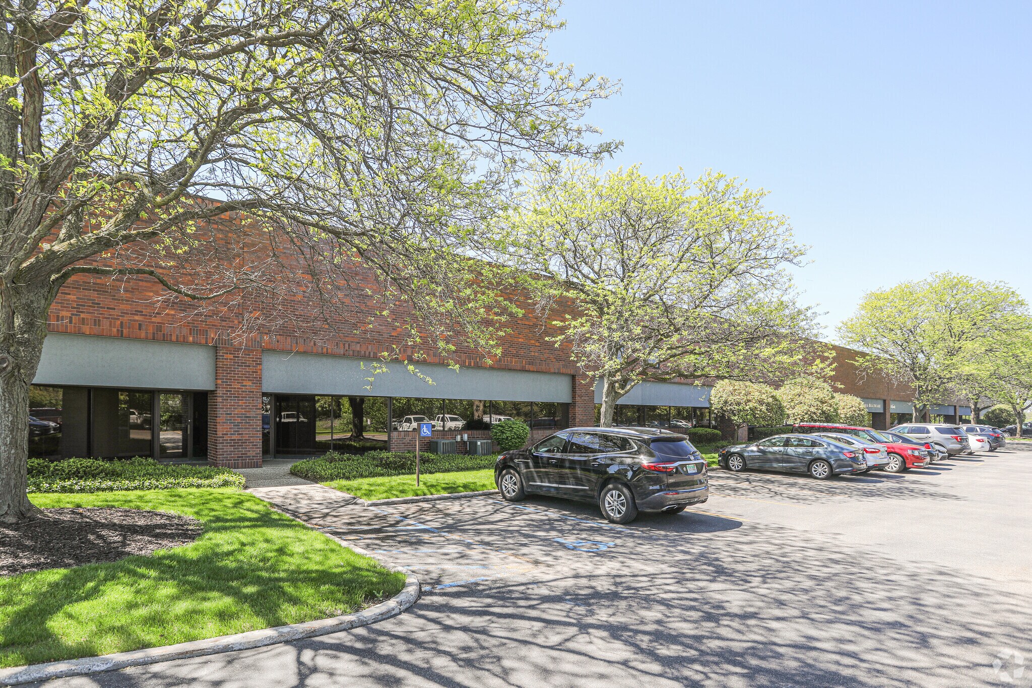 4501-4525 Broadmoor Ave SE, Grand Rapids, MI à vendre Photo du bâtiment- Image 1 de 1