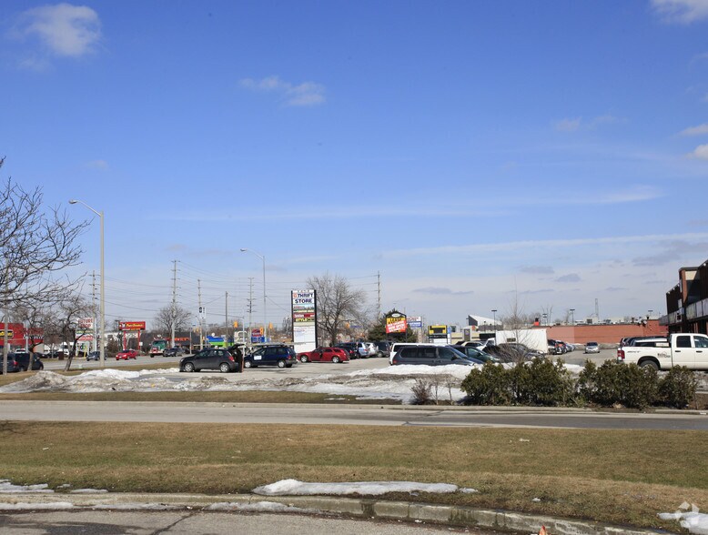 1450-1458 Dundas St E, Mississauga, ON à louer - Photo du bâtiment - Image 3 de 11