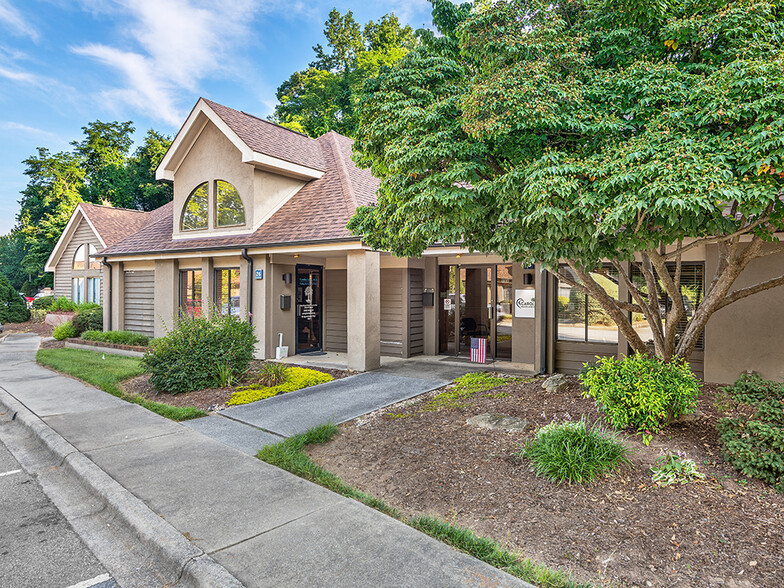 1998 Hendersonville Rd, Asheville, NC à vendre - Photo du bâtiment - Image 1 de 1