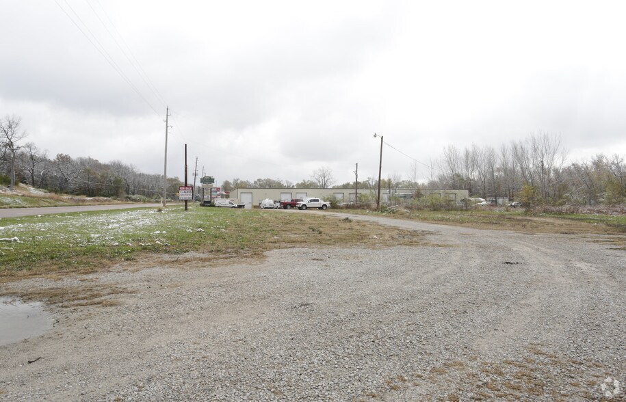 10655 Kaw Dr, Edwardsville, KS for sale - Building Photo - Image 2 of 3