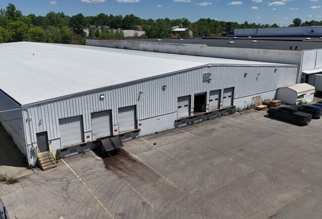 Plus de détails pour 820-830 Flora Ave, Akron, OH - Industriel à louer